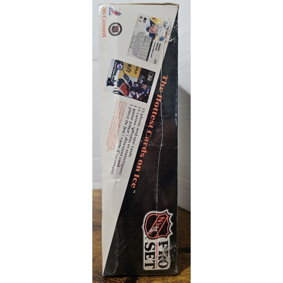 1991-92 Pro Set Series 1 Hockey Factory Sealed Wax Box 36 Packs (English) SEALED - Picture 2 of 6